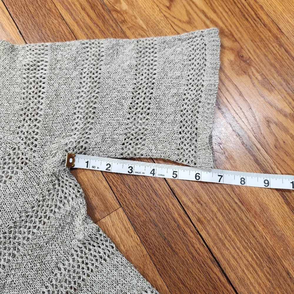 V Neck Size Medium Beige Loose Top Knit 3/4 Sleeve Top Handkerchief Bottom - Picture 7 of 8